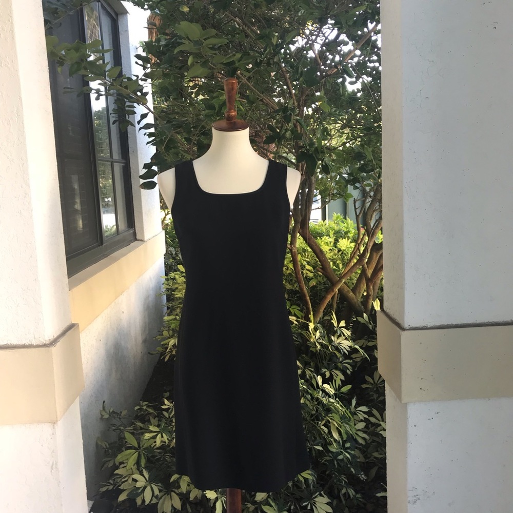 Due per Due Black Sleeveless shift Dress